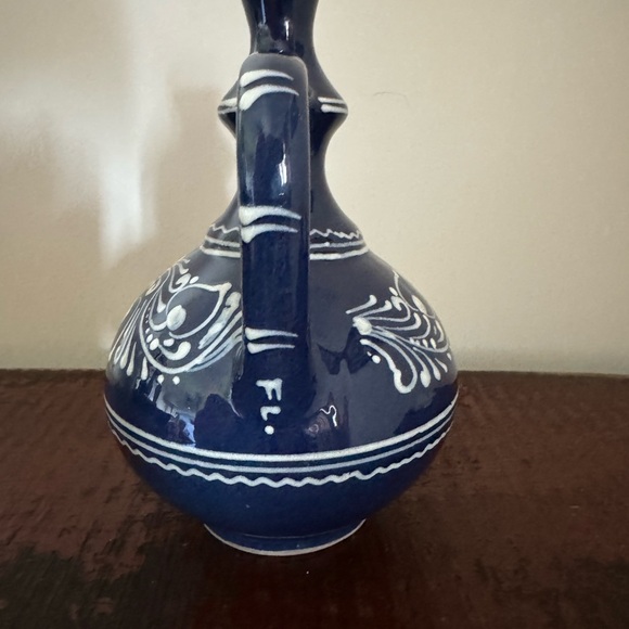 ❌SOLD❌ Beautiful Handmade, Hand Painted Blue and White Pottery Vase - Picture 3 of 4